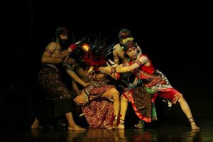 Pertunjukan Tradisional Indonesia